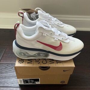 Nike Air Max Women’s Size 7